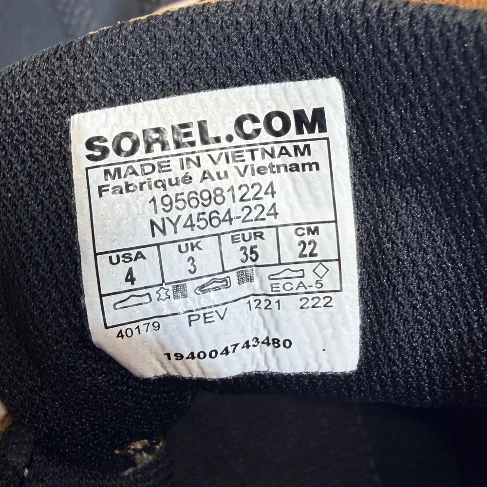 Sorel Out N About III Classic‎ Duck Boots Size 4 Tan Waterproof Suede NY4564-224